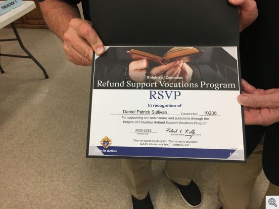 Rick Phillips receives Refund Support Vocations Program award